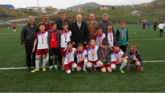 Yatılı Bölge Ortaokulu Küçükler Futbol Takımı Zafere Koşuyor